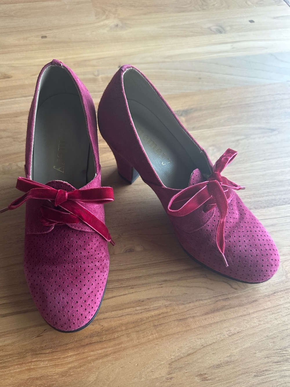 Women's Pink Suede Bow Detail Heels - Picture 2 of 7